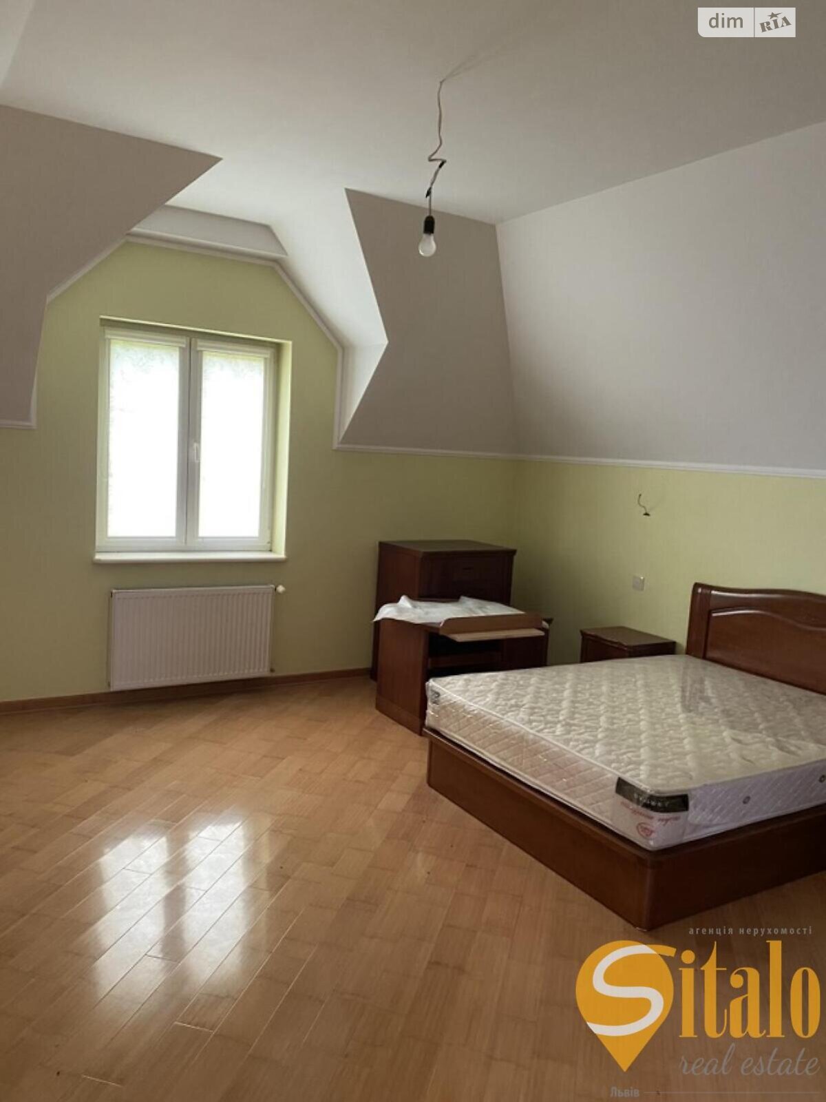 трехэтажный дом веранда, 204.1 кв. м, кирпич. Продажа в Брюховичах фото 1