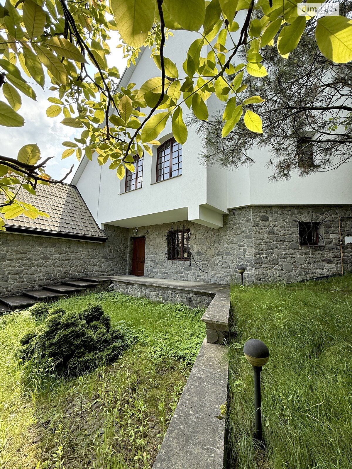 триповерховий будинок з гаражем, 450 кв. м, цегла. Продаж у Брюховичах фото 1 триповерховий будинок з гаражем, 450 кв. м, цегла. Продаж у Брюховичах фото 1