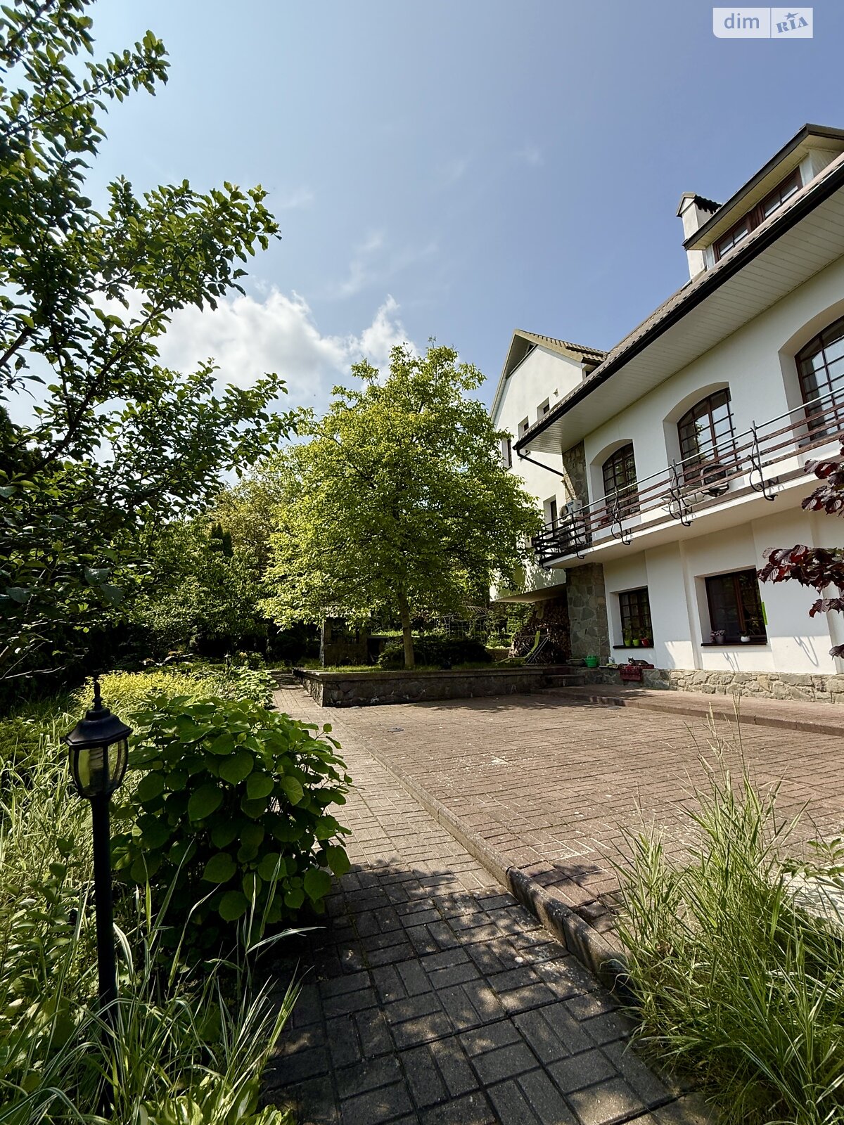 триповерховий будинок з гаражем, 450 кв. м, цегла. Продаж у Брюховичах фото 1 триповерховий будинок з гаражем, 450 кв. м, цегла. Продаж у Брюховичах фото 1