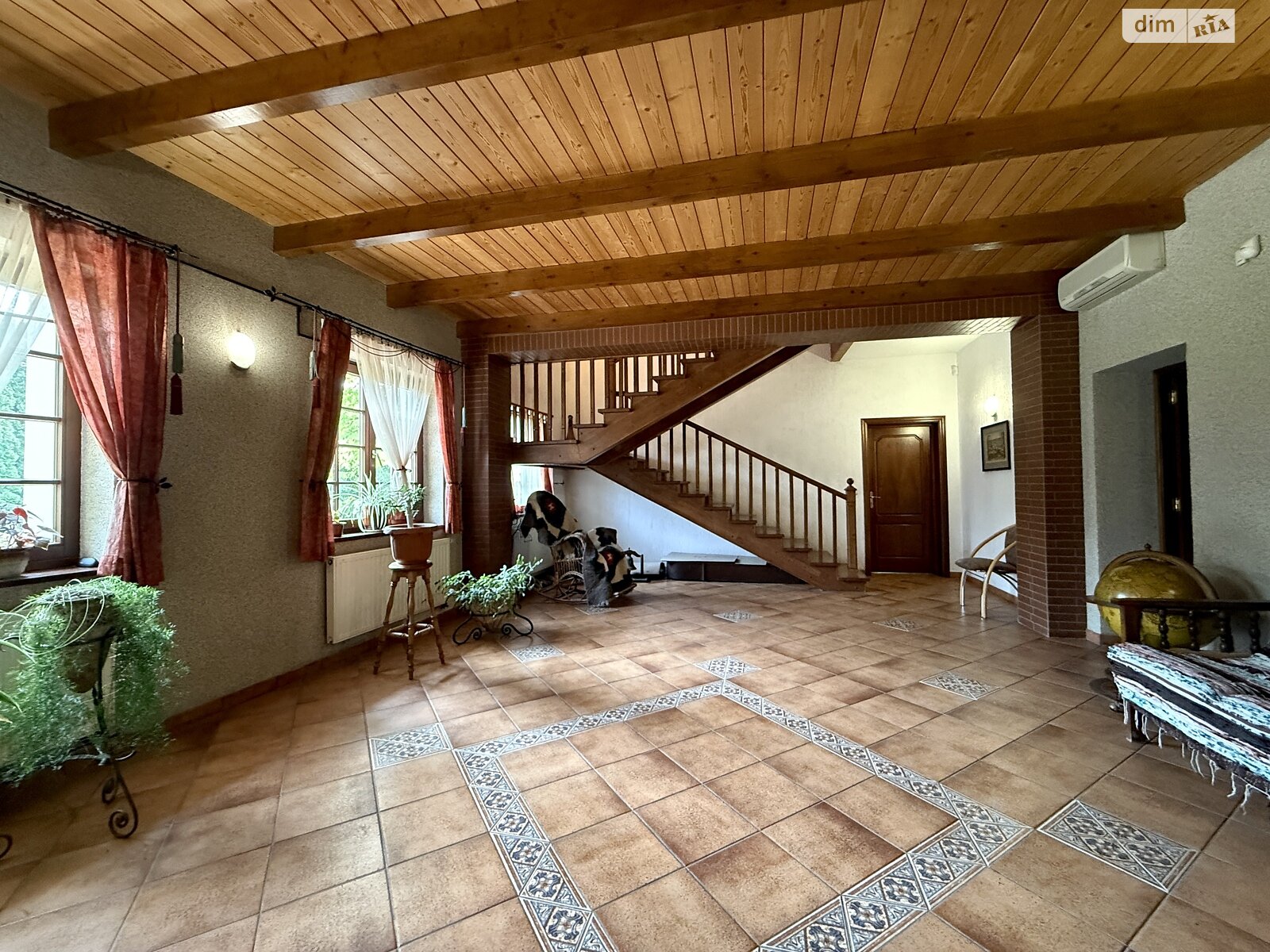 триповерховий будинок з гаражем, 450 кв. м, цегла. Продаж у Брюховичах фото 1 триповерховий будинок з гаражем, 450 кв. м, цегла. Продаж у Брюховичах фото 1