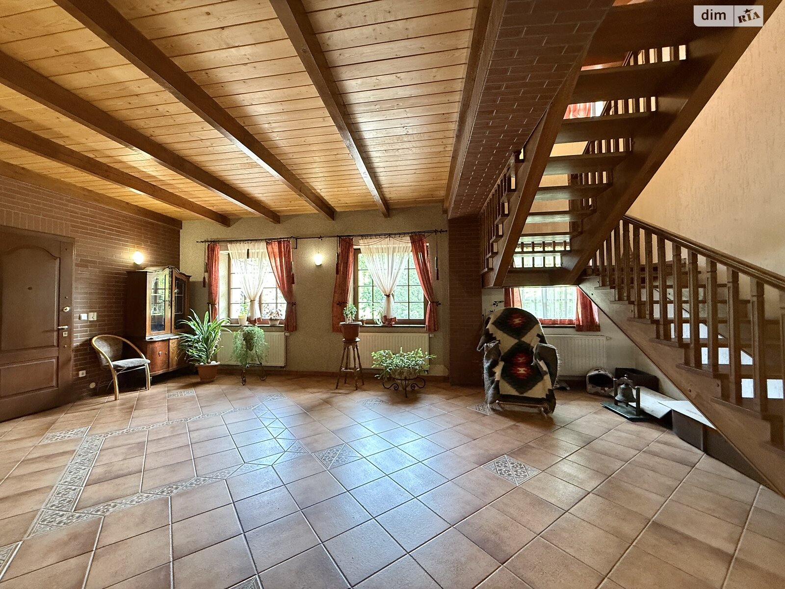 триповерховий будинок з гаражем, 450 кв. м, цегла. Продаж у Брюховичах фото 1 триповерховий будинок з гаражем, 450 кв. м, цегла. Продаж у Брюховичах фото 1