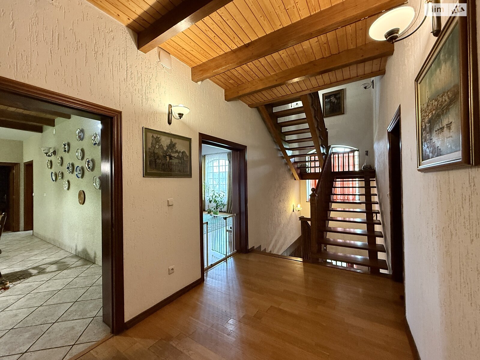 триповерховий будинок з гаражем, 450 кв. м, цегла. Продаж у Брюховичах фото 1 триповерховий будинок з гаражем, 450 кв. м, цегла. Продаж у Брюховичах фото 1