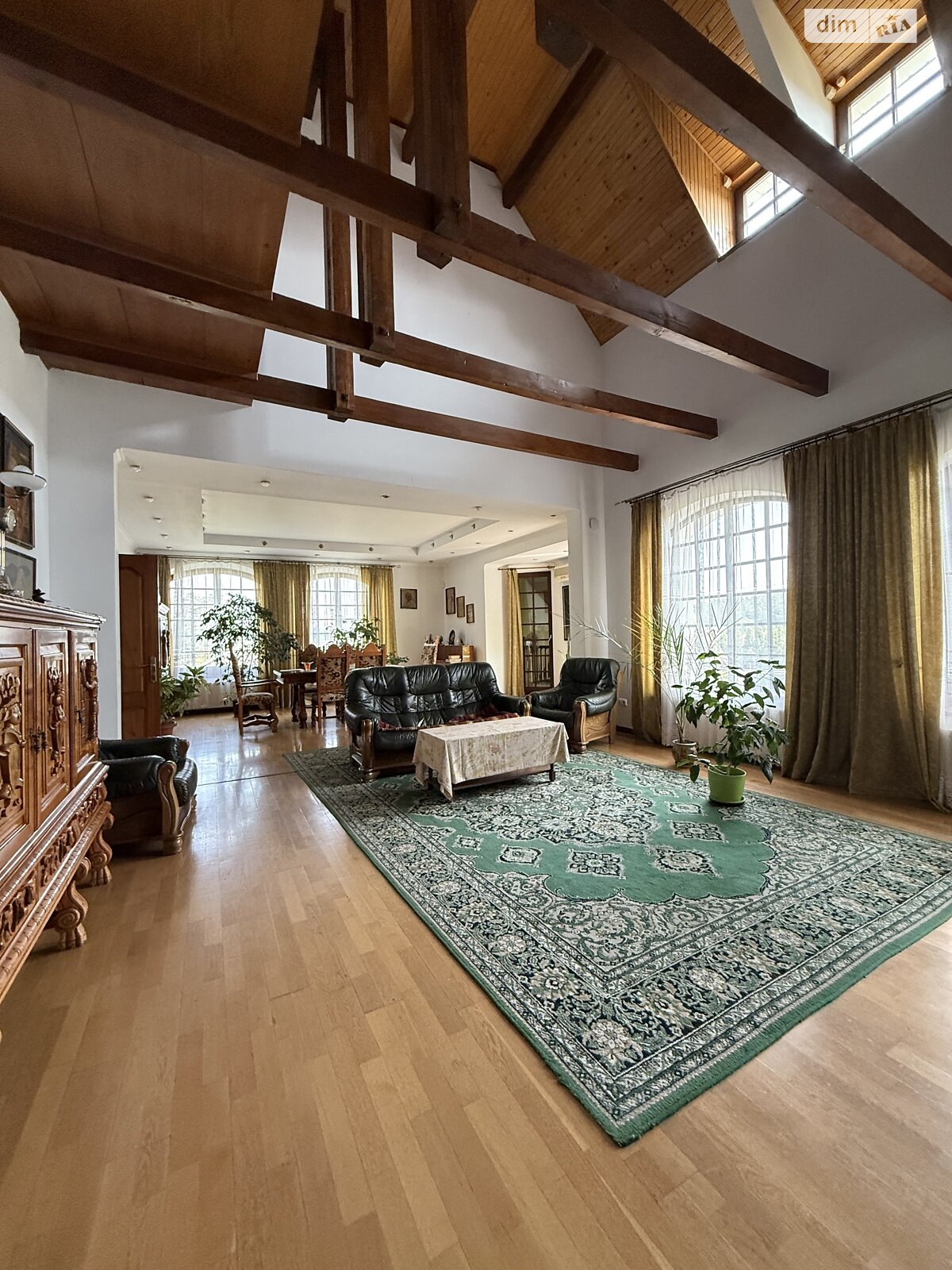 триповерховий будинок з гаражем, 450 кв. м, цегла. Продаж у Брюховичах фото 1 триповерховий будинок з гаражем, 450 кв. м, цегла. Продаж у Брюховичах фото 1