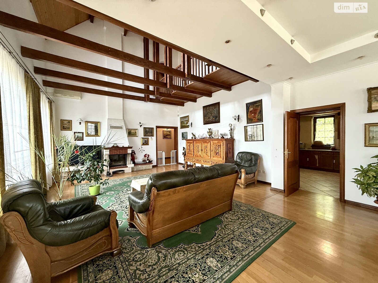 триповерховий будинок з гаражем, 450 кв. м, цегла. Продаж у Брюховичах фото 1 триповерховий будинок з гаражем, 450 кв. м, цегла. Продаж у Брюховичах фото 1
