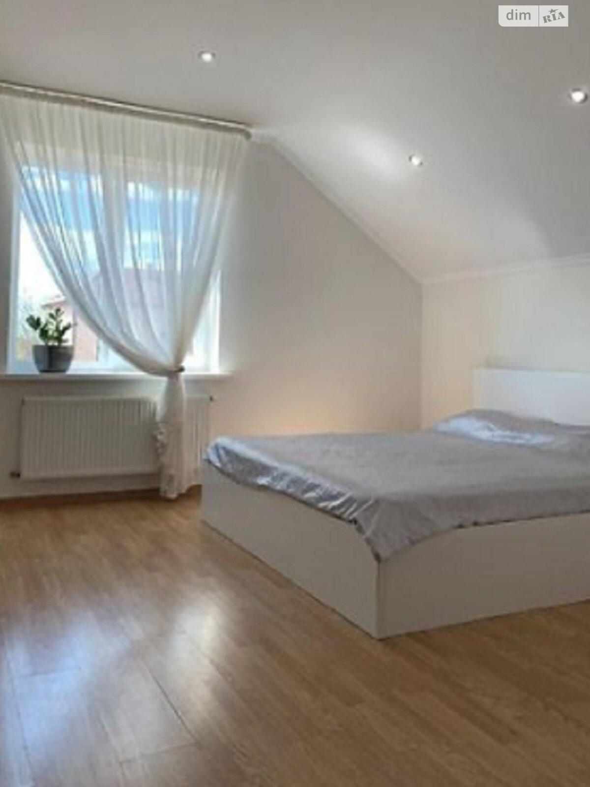 двухэтажный дом с отоплением, 226 кв. м, кирпич. Продажа в Брюховичах район Шевченковский фото 1 двухэтажный дом с отоплением, 226 кв. м, кирпич. Продажа в Брюховичах район Шевченковский фото 1