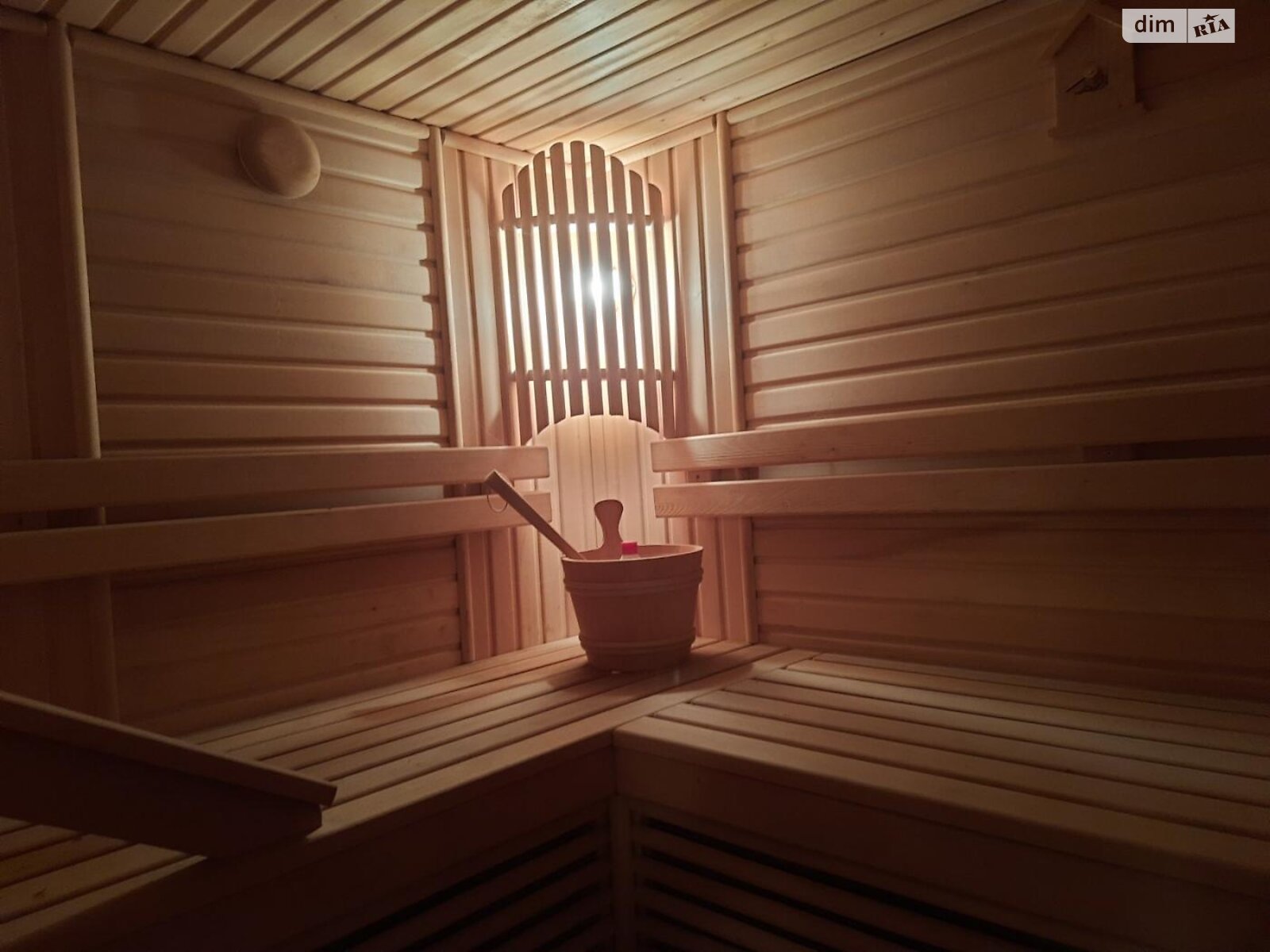 трехэтажный дом с верандой, 360 кв. м, кирпич. Продажа в Брюховичах фото 1 трехэтажный дом с верандой, 360 кв. м, кирпич. Продажа в Брюховичах фото 1