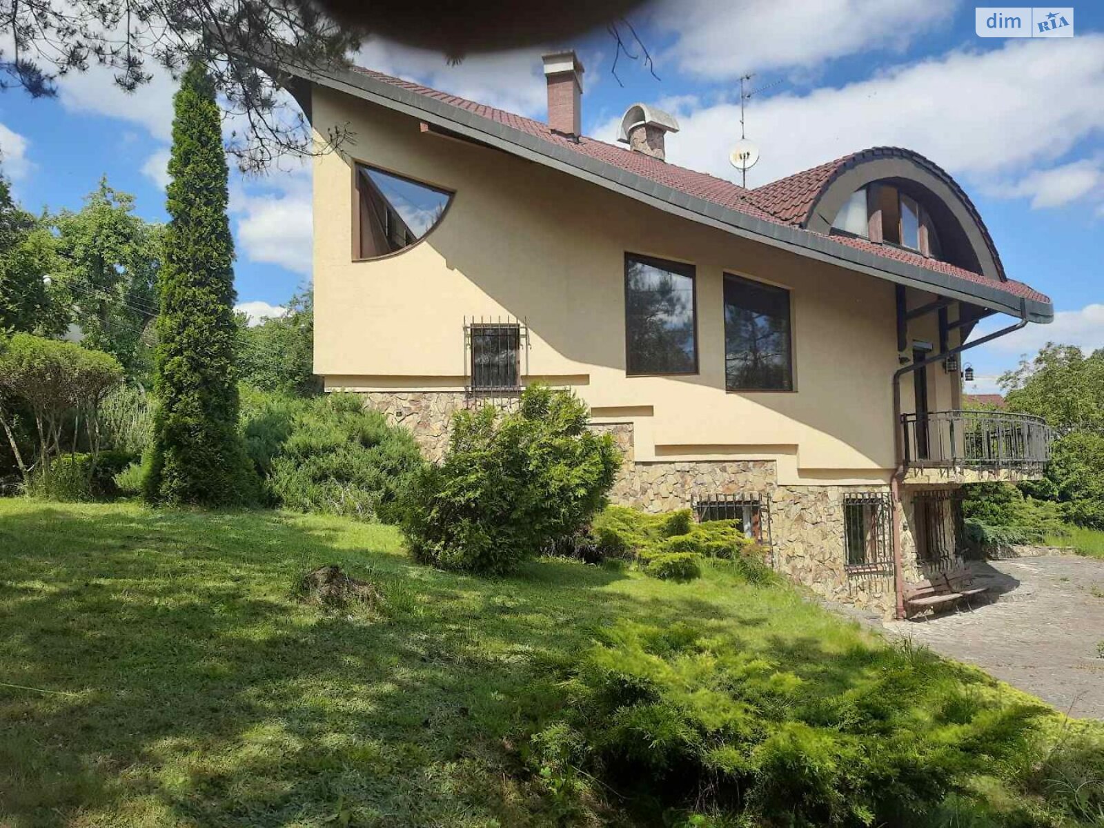 трехэтажный дом с верандой, 360 кв. м, кирпич. Продажа в Брюховичах фото 1 трехэтажный дом с верандой, 360 кв. м, кирпич. Продажа в Брюховичах фото 1