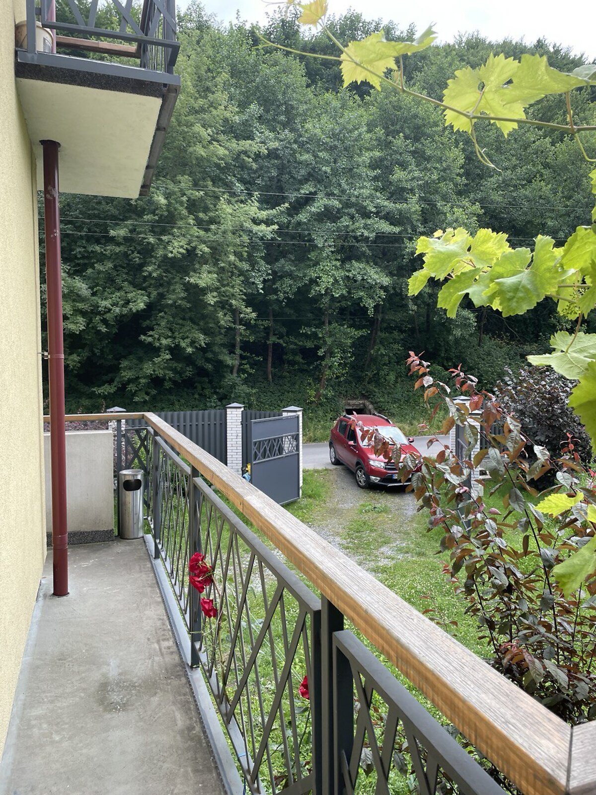 триповерховий будинок з гаражем, 418.9 кв. м, цегла. Продаж у Брюховичах фото 1 триповерховий будинок з гаражем, 418.9 кв. м, цегла. Продаж у Брюховичах фото 1