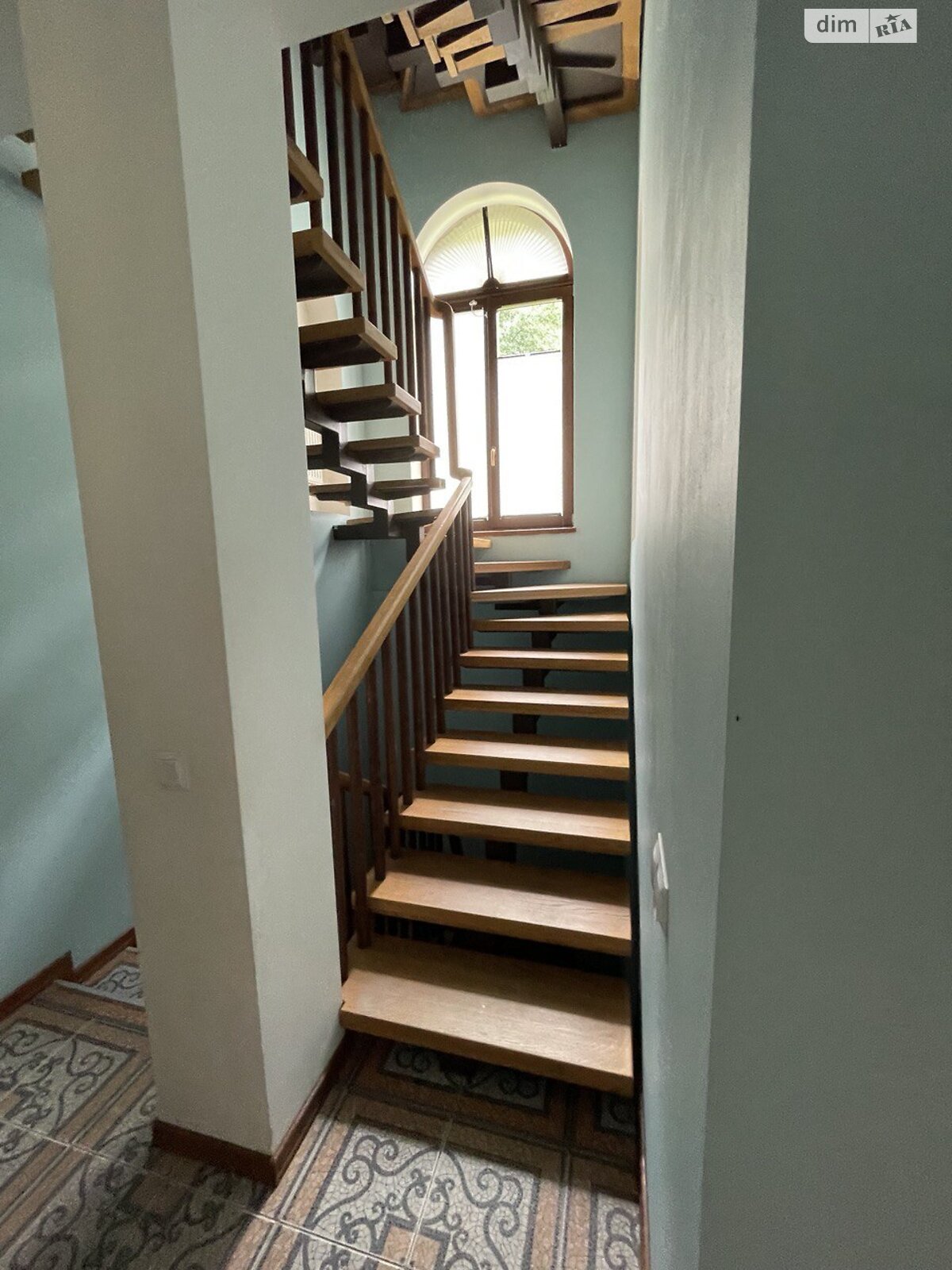 триповерховий будинок з гаражем, 418.9 кв. м, цегла. Продаж у Брюховичах фото 1 триповерховий будинок з гаражем, 418.9 кв. м, цегла. Продаж у Брюховичах фото 1