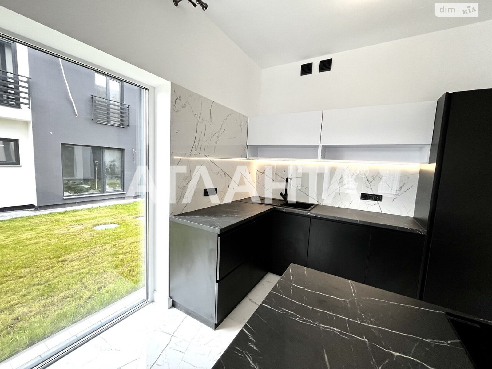 двоповерховий будинок бесідка, 110 кв. м, кирпич. Продаж у Брюховичах фото 3 двоповерховий будинок бесідка, 110 кв. м, кирпич. Продаж у Брюховичах фото 3