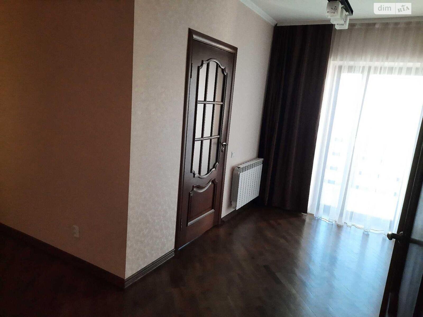 трехэтажный дом, 230 кв. м, кирпич. Продажа в Брюховичах фото 1