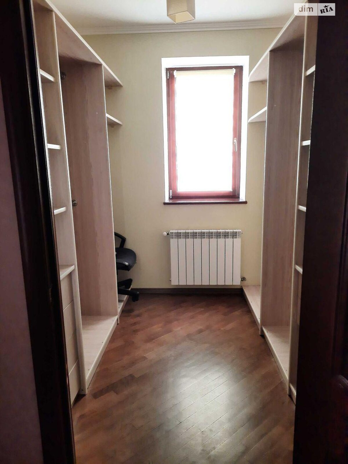 трехэтажный дом, 230 кв. м, кирпич. Продажа в Брюховичах фото 1