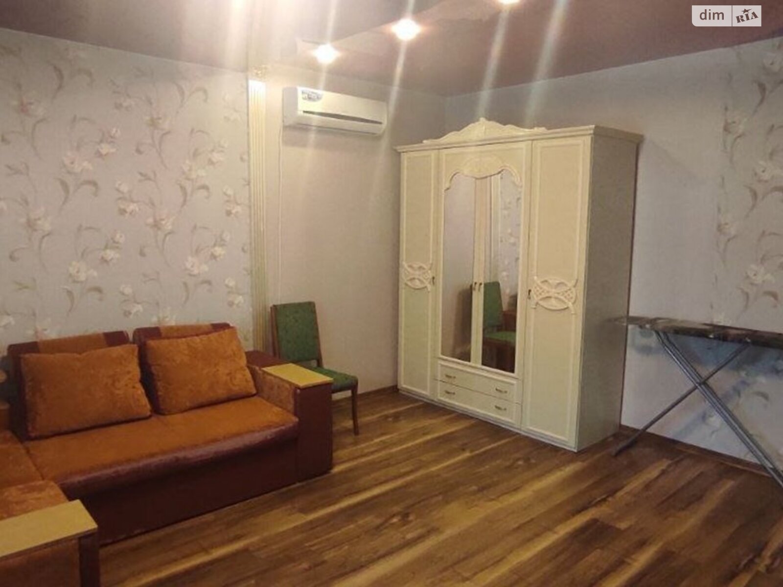 двухэтажный дом с отоплением, 204 кв. м, кирпич. Продажа в Буче фото 1 двухэтажный дом с отоплением, 204 кв. м, кирпич. Продажа в Буче фото 1