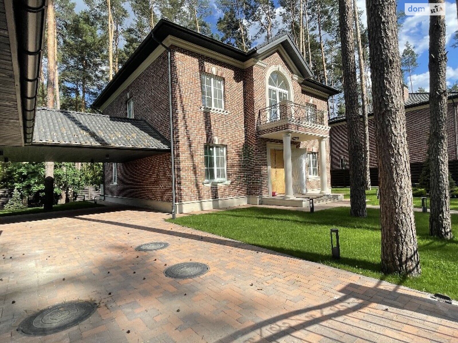 двухэтажный дом с балконом, 256 кв. м, кирпич. Продажа в Буче район Буча фото 1