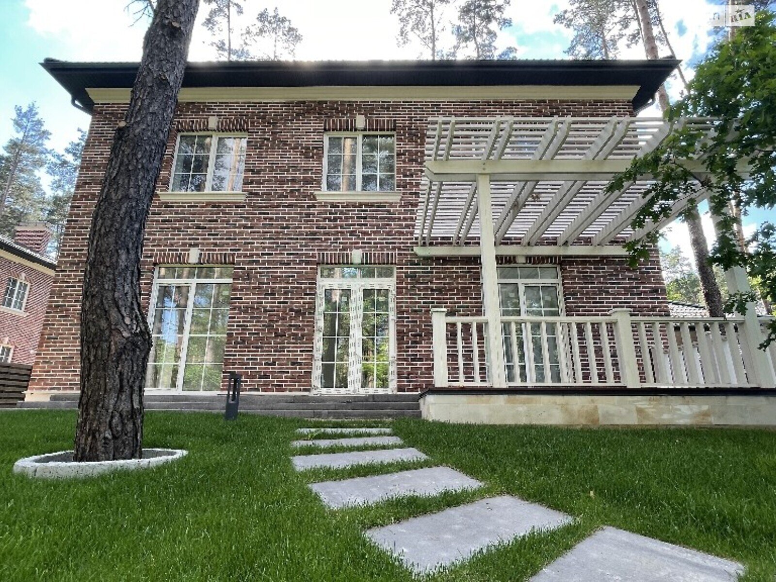 двухэтажный дом с балконом, 256 кв. м, кирпич. Продажа в Буче район Буча фото 1