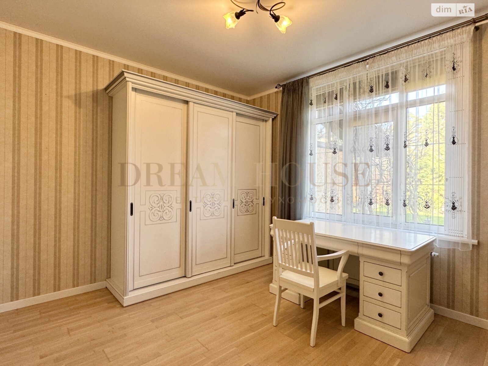 двухэтажный дом с балконом, 160.2 кв. м, кирпич. Продажа в Буче район Буча фото 1 двухэтажный дом с балконом, 160.2 кв. м, кирпич. Продажа в Буче район Буча фото 1