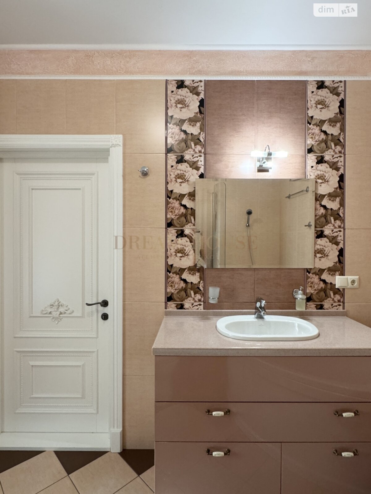 двухэтажный дом с балконом, 160.2 кв. м, кирпич. Продажа в Буче район Буча фото 1 двухэтажный дом с балконом, 160.2 кв. м, кирпич. Продажа в Буче район Буча фото 1