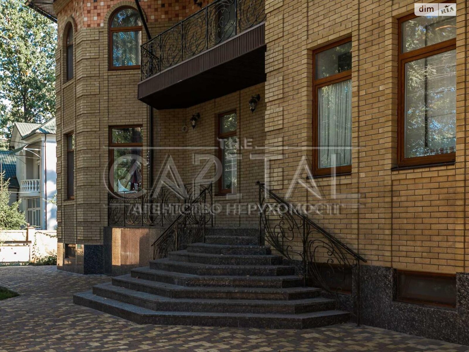 двухэтажный дом с гаражом, 805 кв. м, кирпич. Продажа в Буче район Буча фото 1