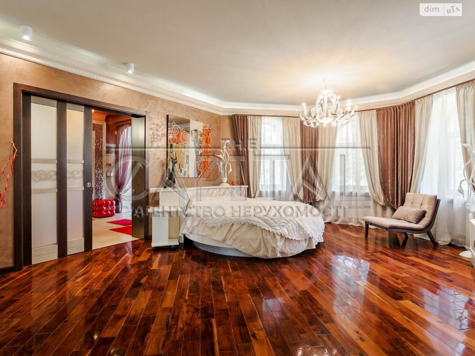 двухэтажный дом с гаражом, 805 кв. м, кирпич. Продажа в Буче район Буча фото 1