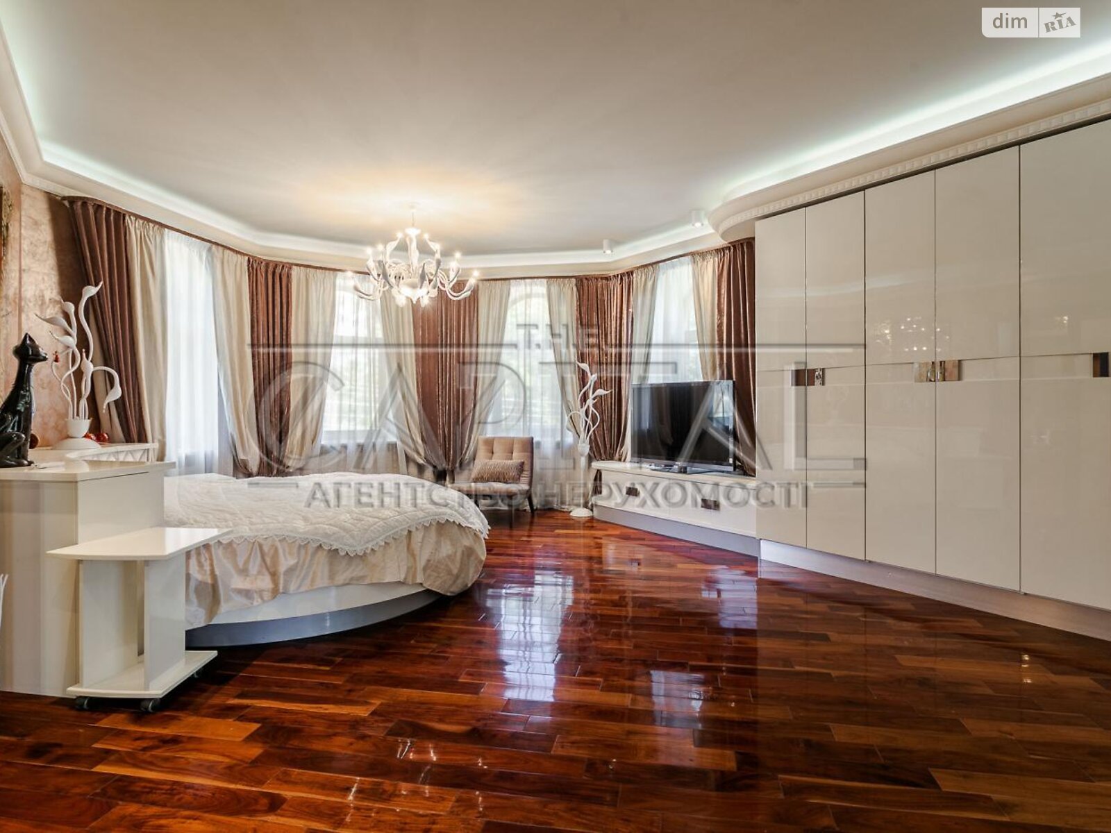 двухэтажный дом с гаражом, 805 кв. м, кирпич. Продажа в Буче район Буча фото 1