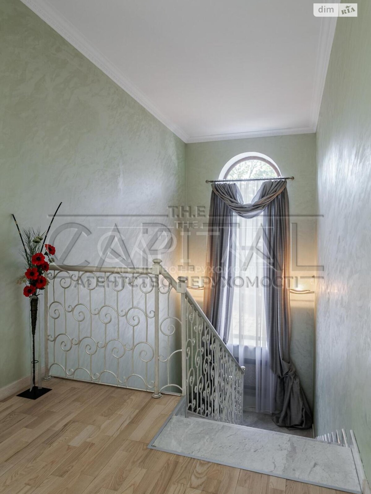 двухэтажный дом с гаражом, 805 кв. м, кирпич. Продажа в Буче район Буча фото 1