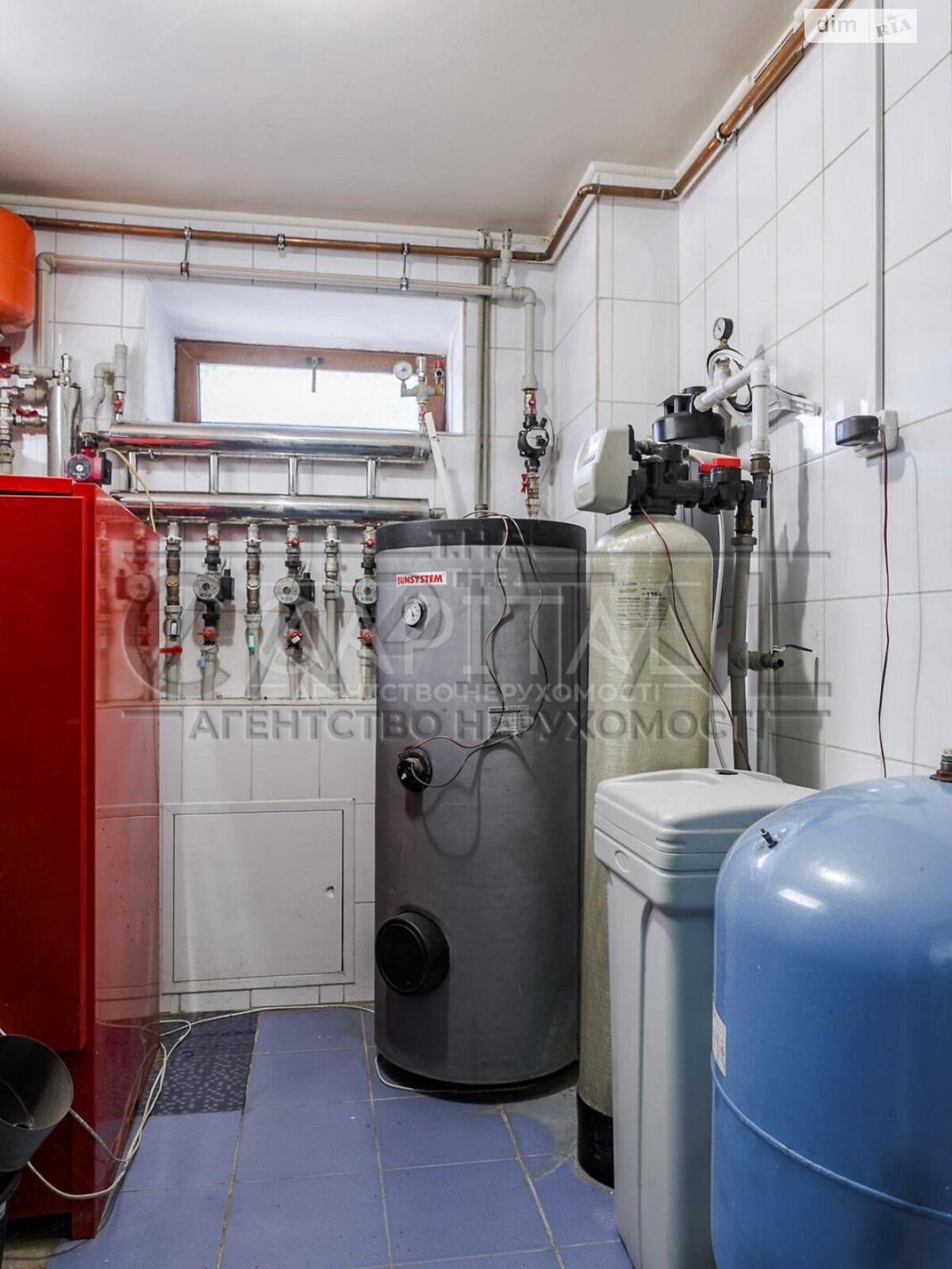 двухэтажный дом с гаражом, 805 кв. м, кирпич. Продажа в Буче район Буча фото 1