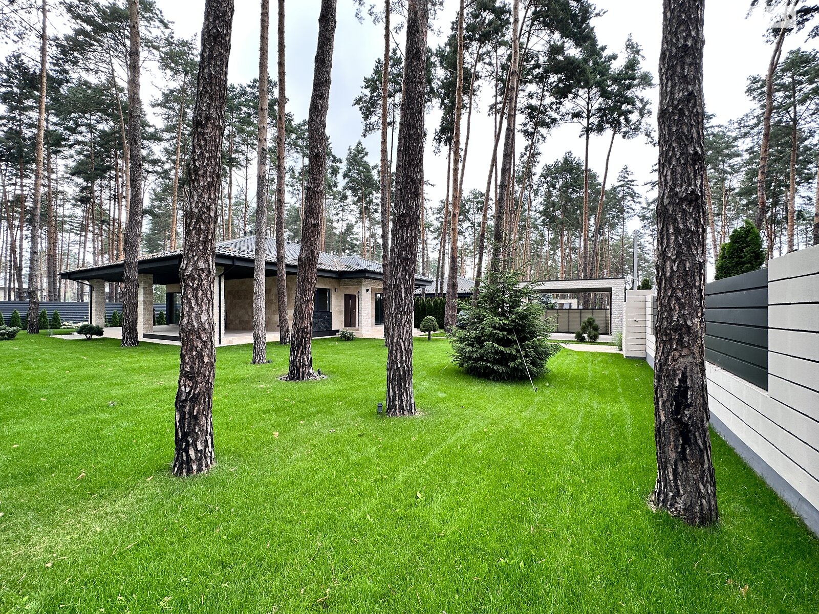 одноэтажный дом с мебелью, 256 кв. м, керамический блок. Продажа в Буче район Буча фото 1 одноэтажный дом с мебелью, 256 кв. м, керамический блок. Продажа в Буче район Буча фото 1