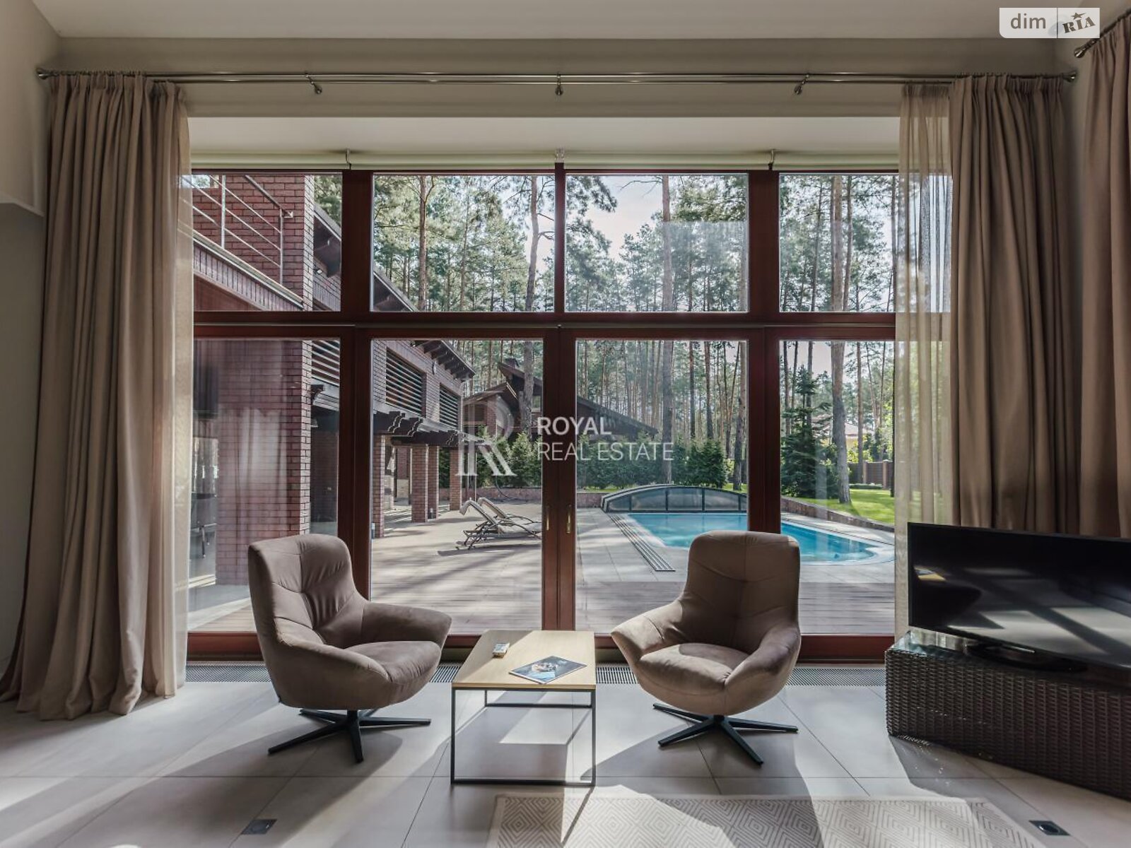 двухэтажный дом с верандой, 500 кв. м, кирпич. Продажа в Буче район Буча фото 1