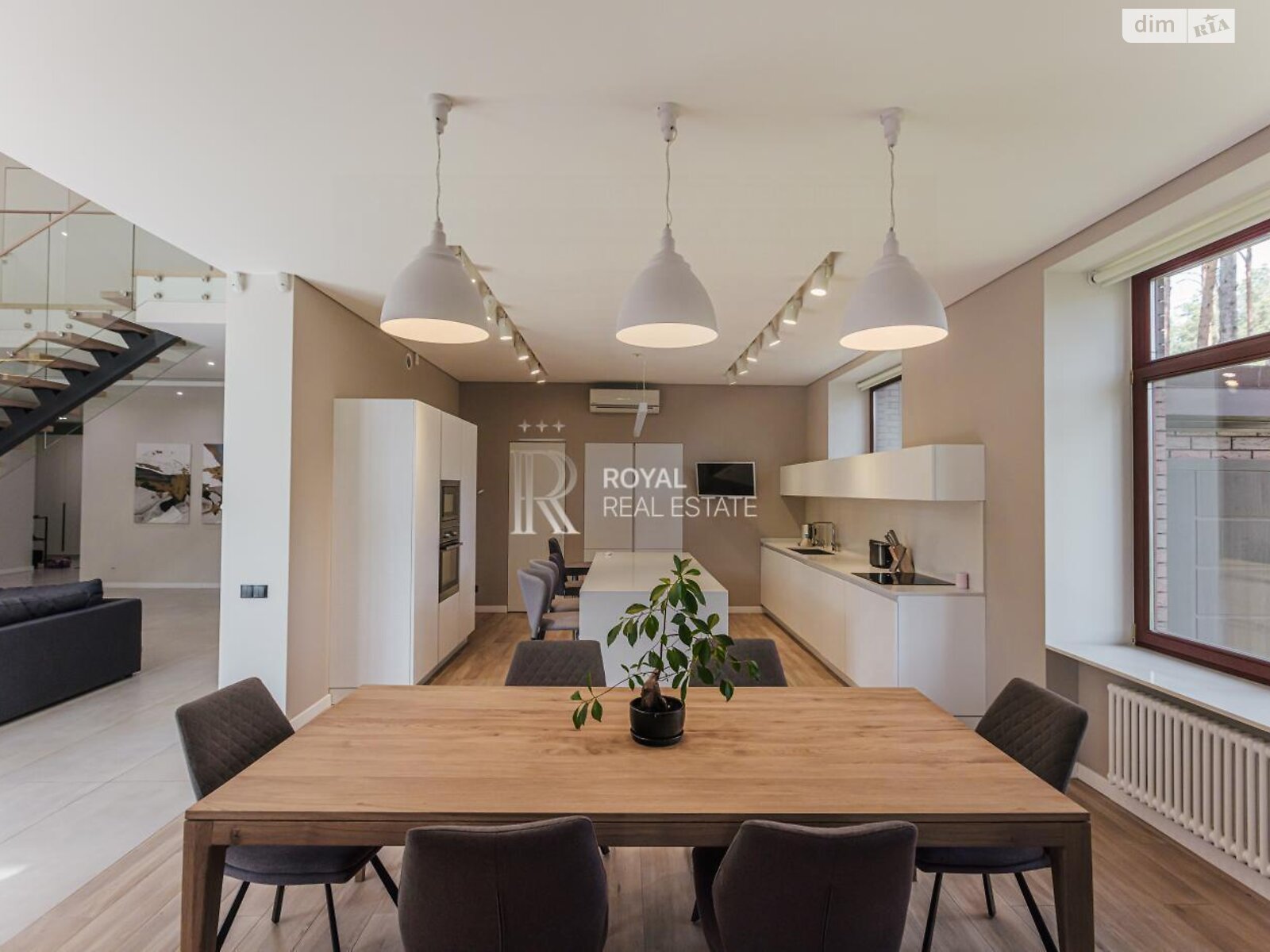 двухэтажный дом с верандой, 500 кв. м, кирпич. Продажа в Буче район Буча фото 1