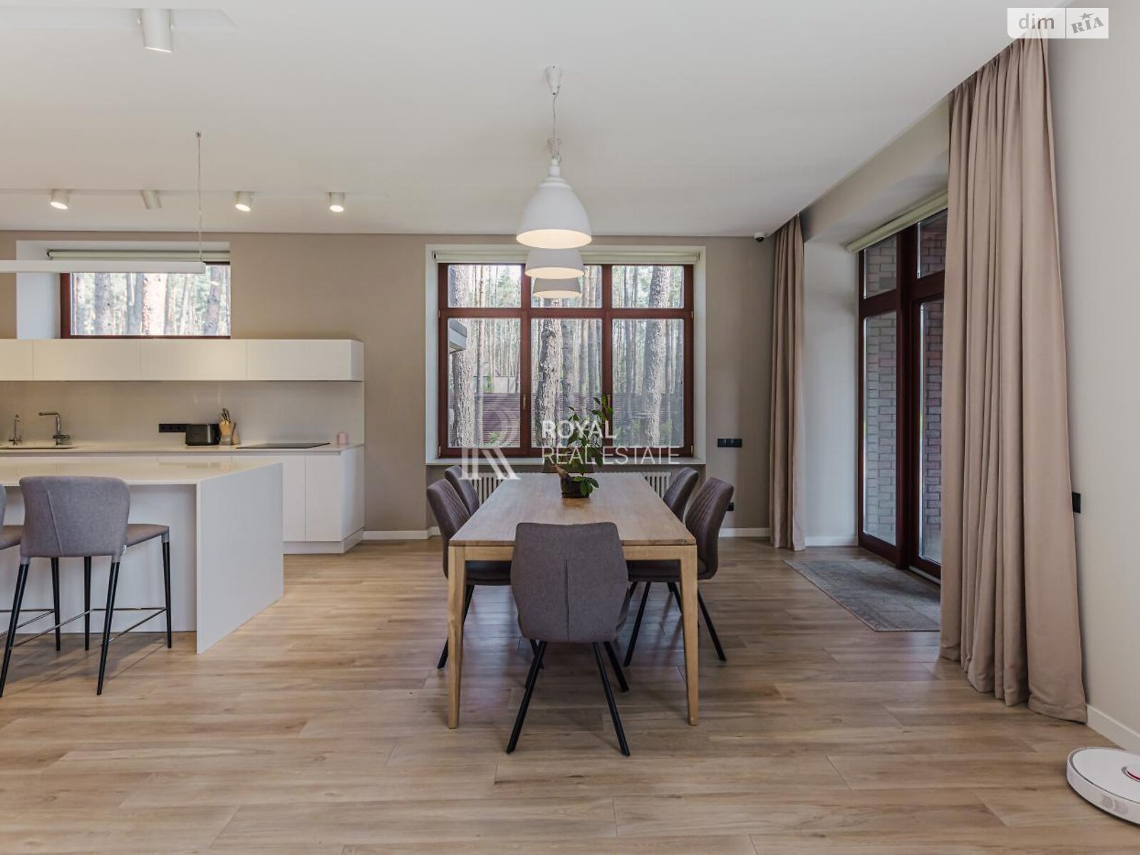 двухэтажный дом с верандой, 500 кв. м, кирпич. Продажа в Буче район Буча фото 1