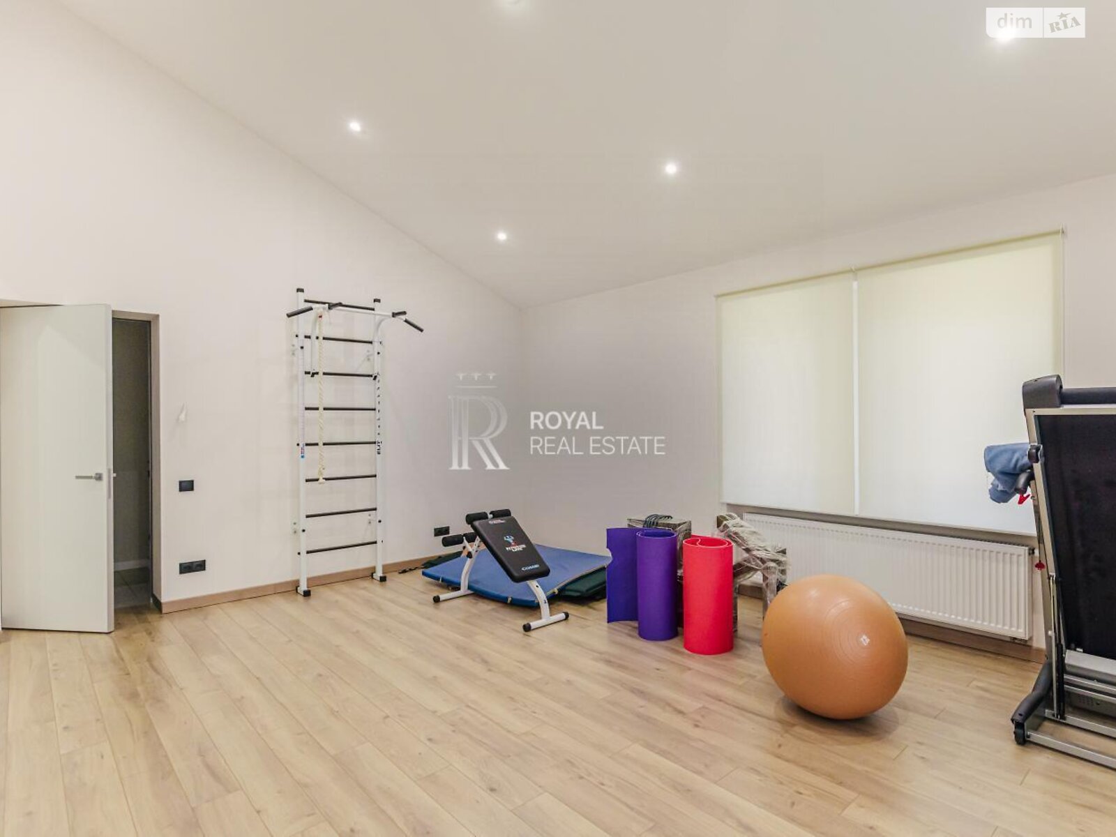 двухэтажный дом с верандой, 500 кв. м, кирпич. Продажа в Буче район Буча фото 1