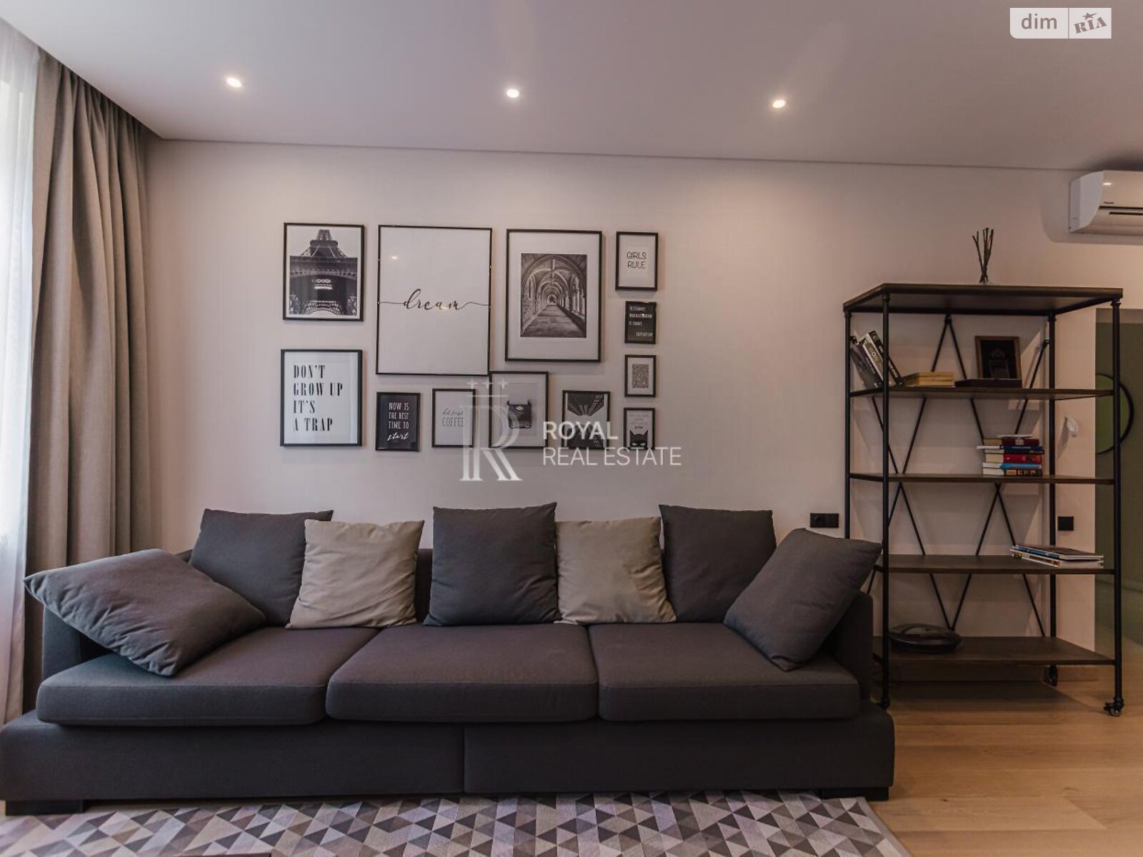 двухэтажный дом с верандой, 500 кв. м, кирпич. Продажа в Буче район Буча фото 1