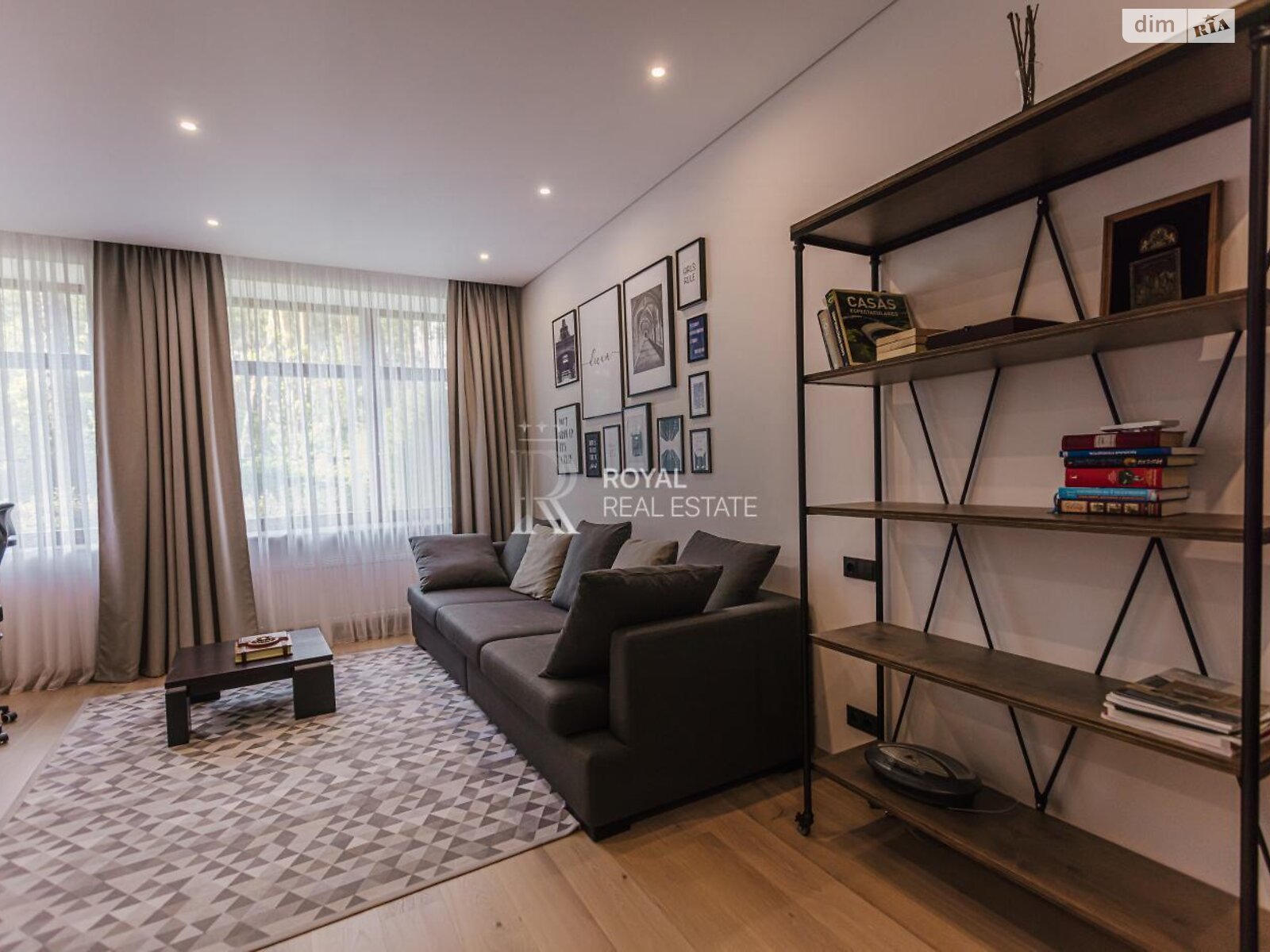 двухэтажный дом с верандой, 500 кв. м, кирпич. Продажа в Буче район Буча фото 1