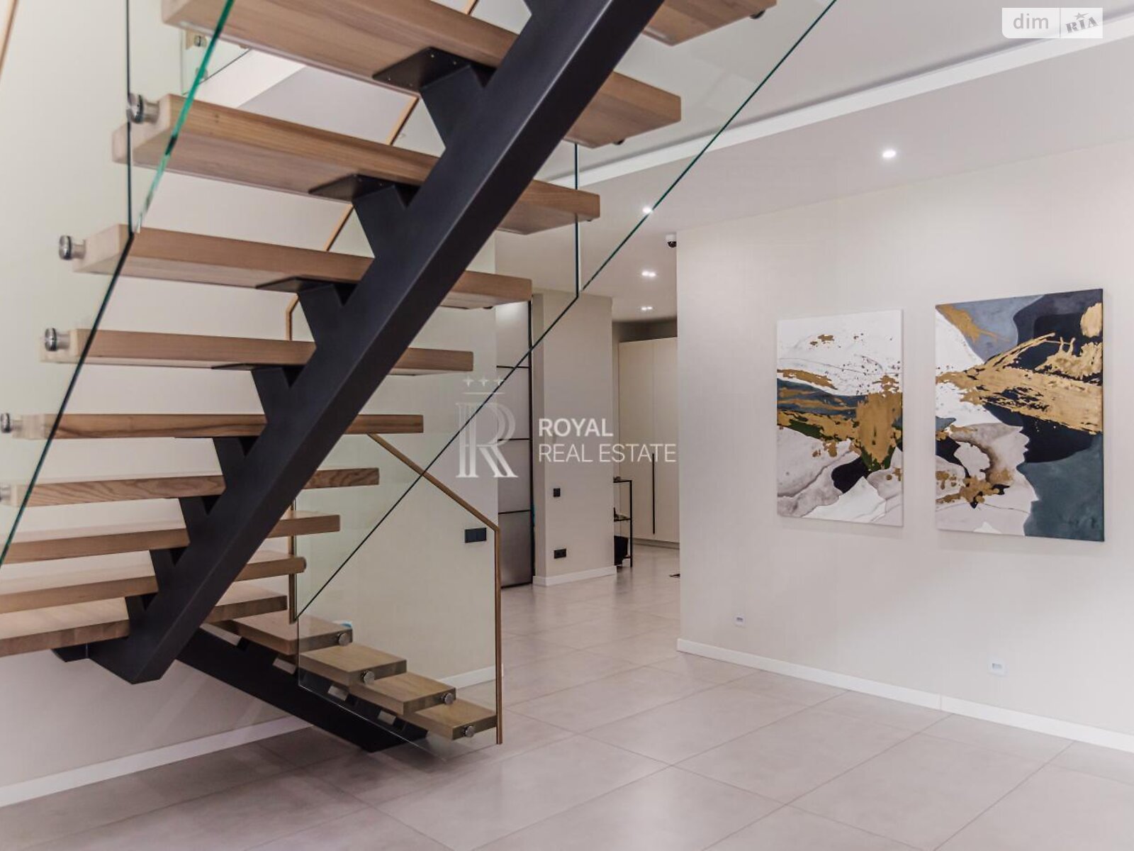 двухэтажный дом с верандой, 500 кв. м, кирпич. Продажа в Буче район Буча фото 1