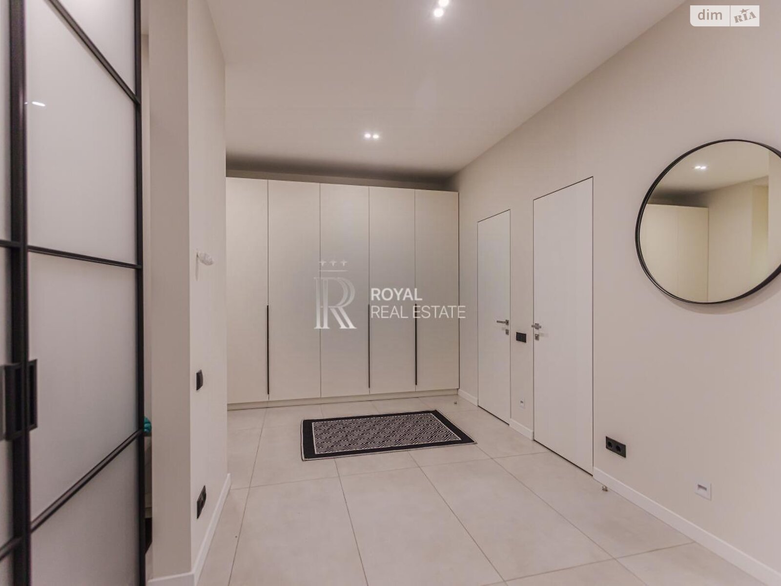 двухэтажный дом с верандой, 500 кв. м, кирпич. Продажа в Буче район Буча фото 1