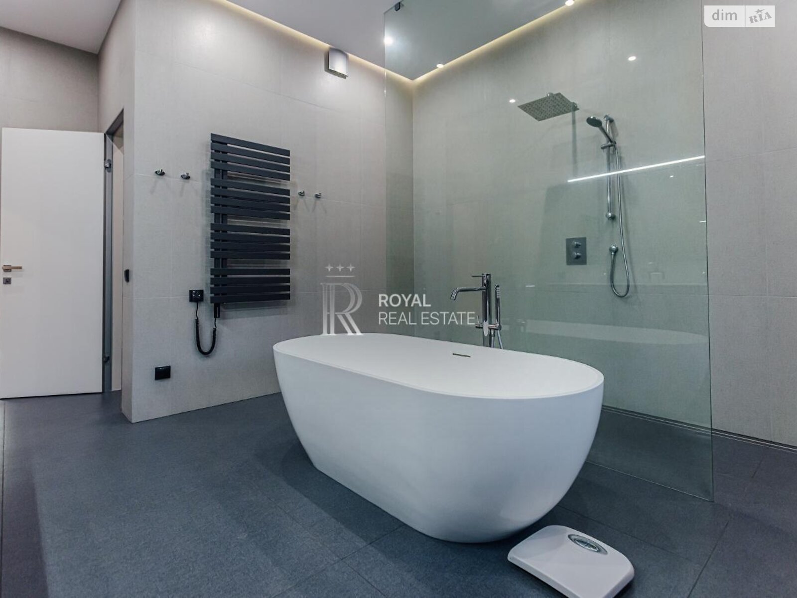 двухэтажный дом с верандой, 500 кв. м, кирпич. Продажа в Буче район Буча фото 1