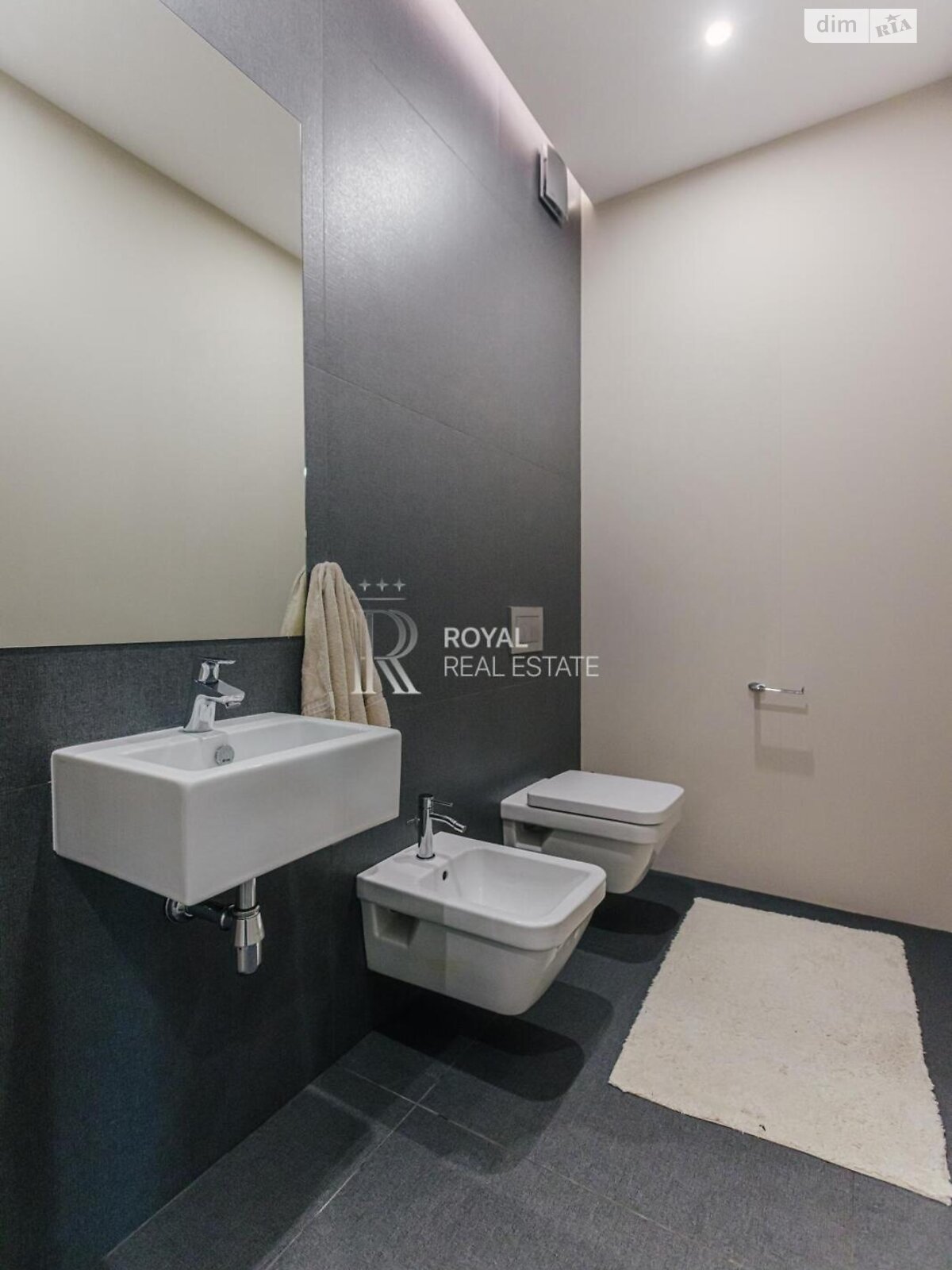 двухэтажный дом с верандой, 500 кв. м, кирпич. Продажа в Буче район Буча фото 1