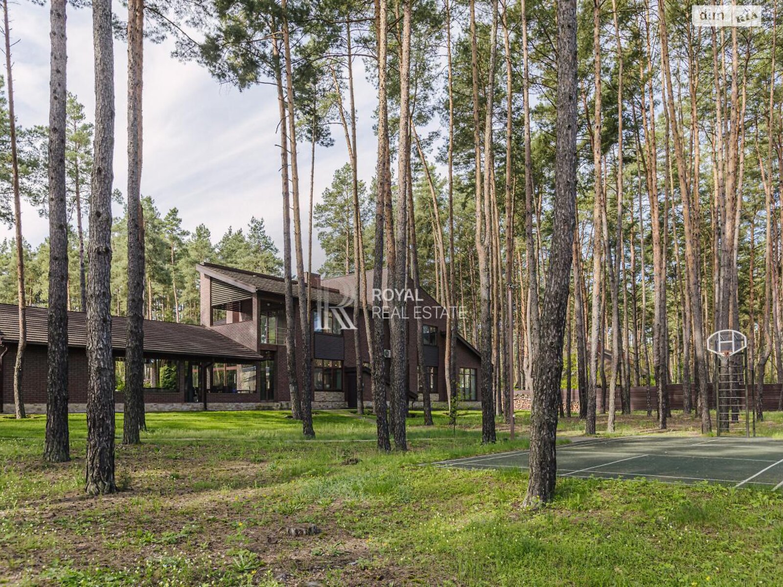 двухэтажный дом с верандой, 500 кв. м, кирпич. Продажа в Буче район Буча фото 1