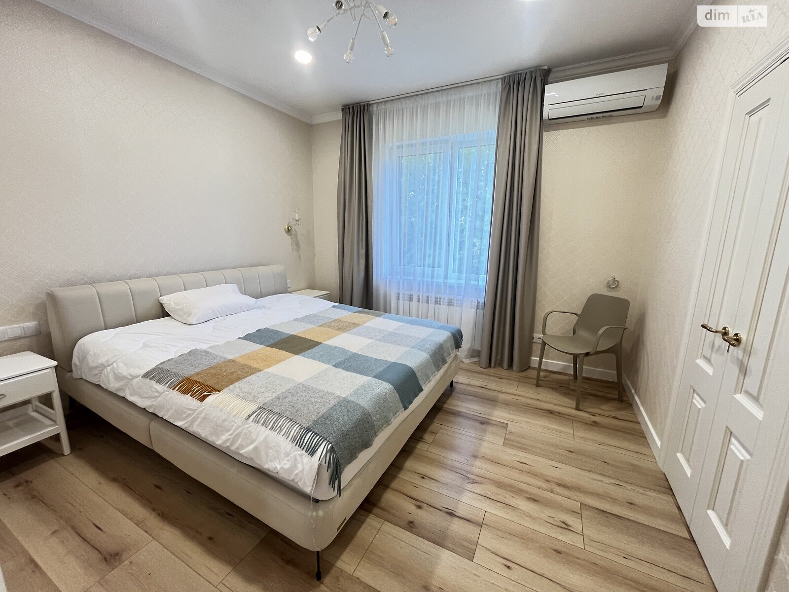 одноэтажный дом с отоплением, 99.6 кв. м, кирпич. Продажа в Буче район Буча фото 1 одноэтажный дом с отоплением, 99.6 кв. м, кирпич. Продажа в Буче район Буча фото 1