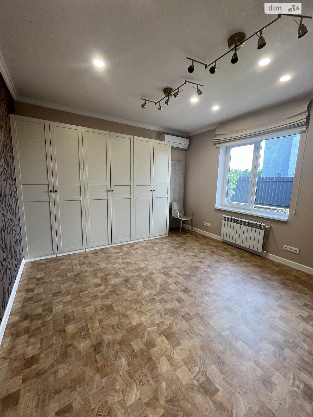 одноэтажный дом с отоплением, 99.6 кв. м, кирпич. Продажа в Буче район Буча фото 1 одноэтажный дом с отоплением, 99.6 кв. м, кирпич. Продажа в Буче район Буча фото 1