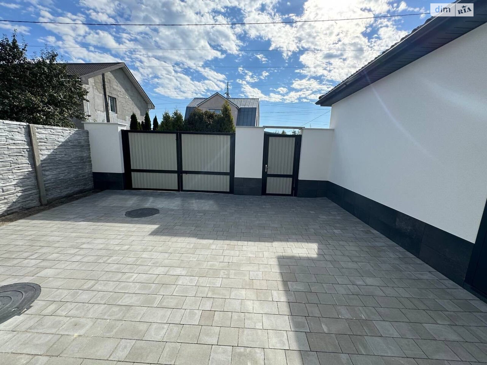 двухэтажный дом с гаражом, 97.5 кв. м, газобетон. Продажа в Буче район Буча фото 1