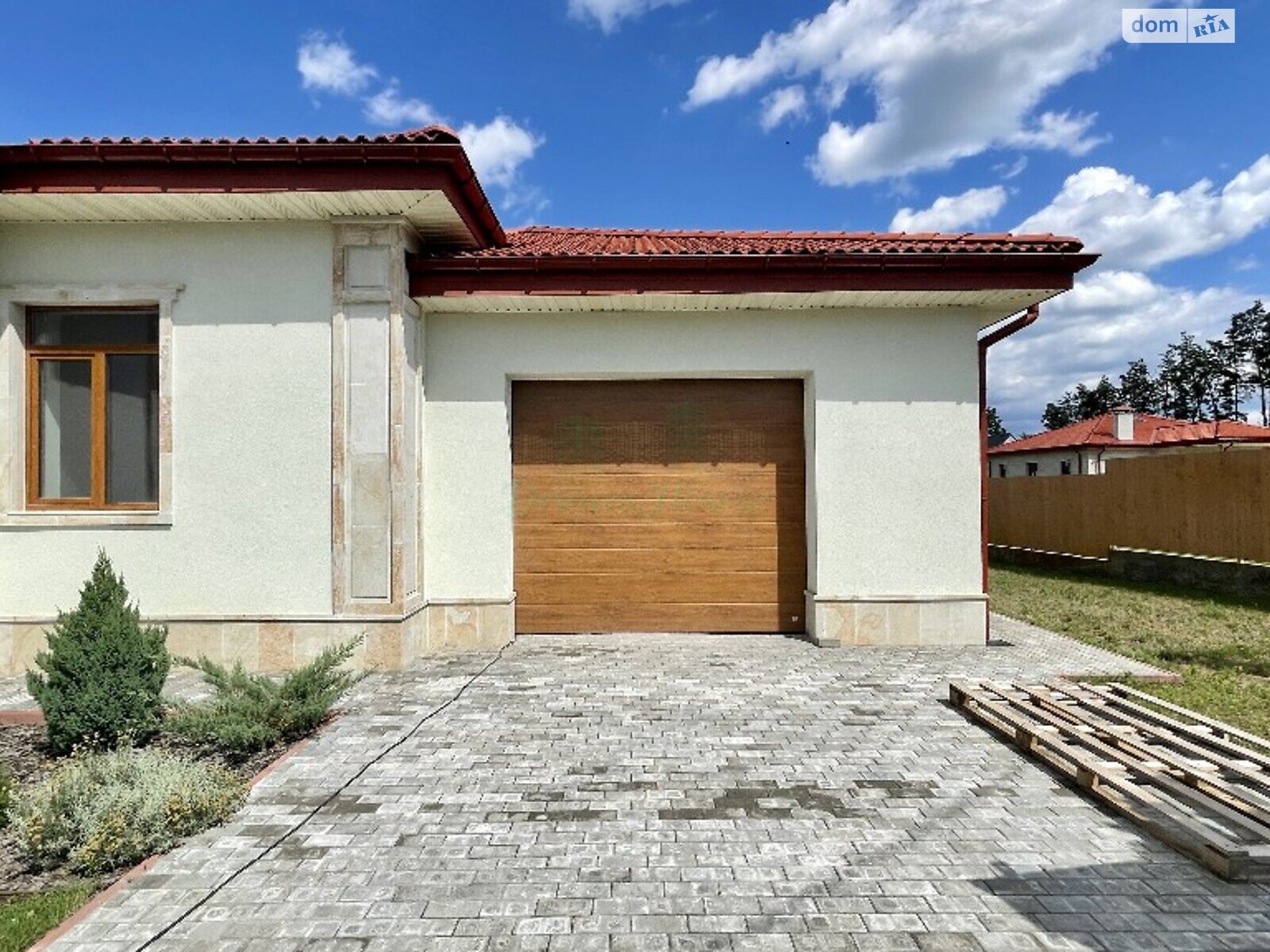 одноэтажный дом с отоплением, 250 кв. м, кирпич. Продажа в Буче район Буча фото 1 одноэтажный дом с отоплением, 250 кв. м, кирпич. Продажа в Буче район Буча фото 1