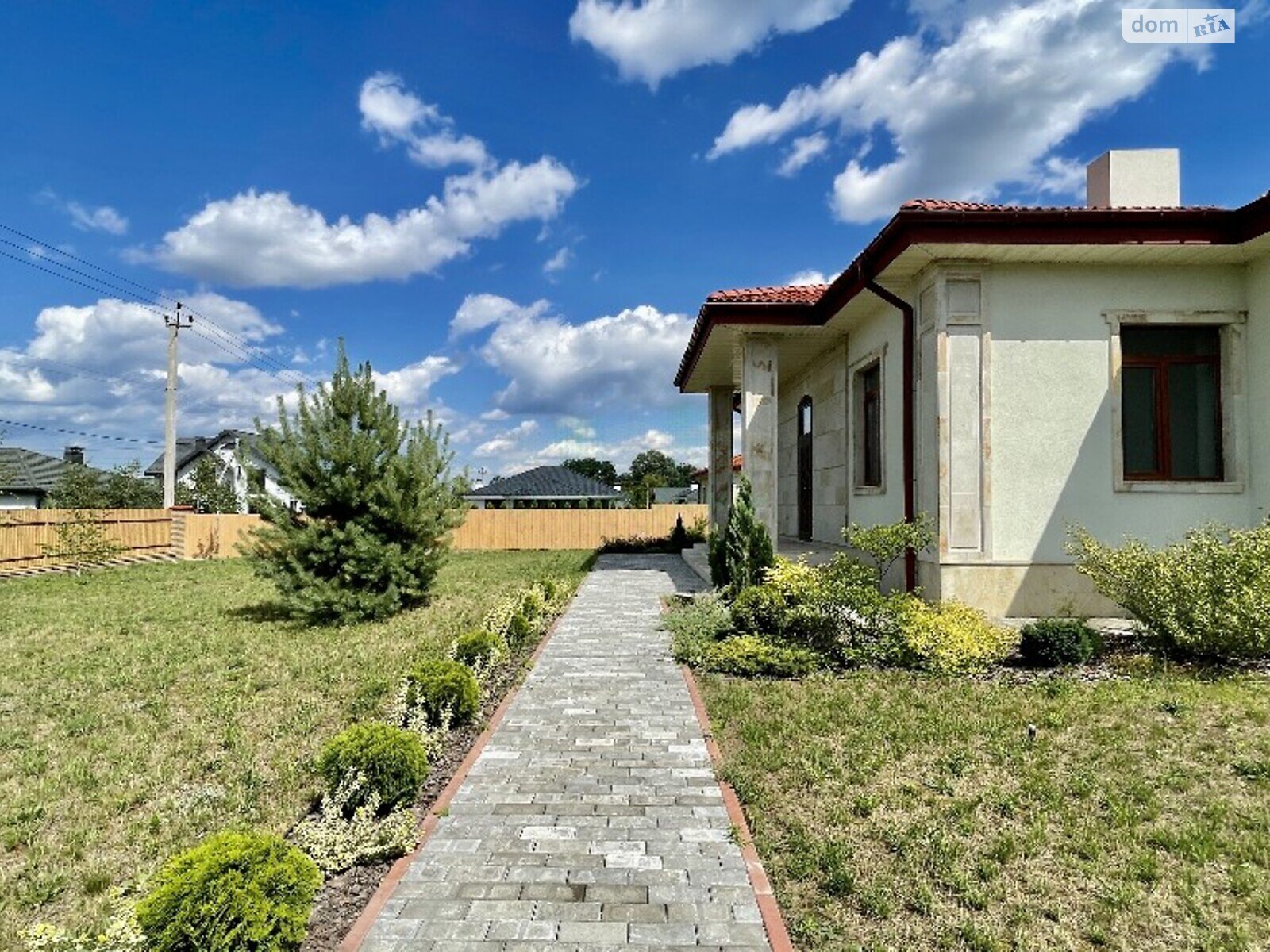 одноэтажный дом с отоплением, 250 кв. м, кирпич. Продажа в Буче район Буча фото 1 одноэтажный дом с отоплением, 250 кв. м, кирпич. Продажа в Буче район Буча фото 1