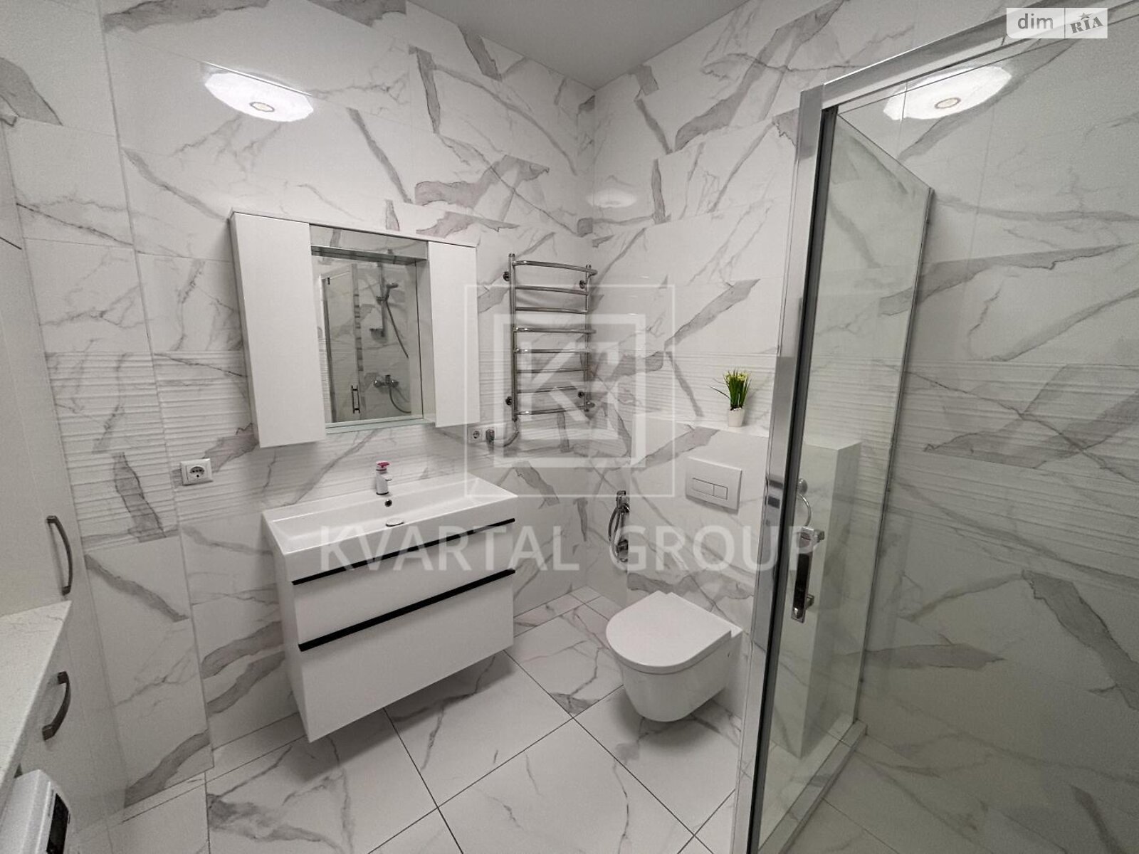 двухэтажный дом с ремонтом, 188.1 кв. м, кирпич. Продажа в Буче район Буча фото 1