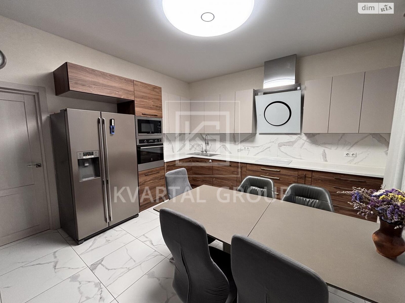 двухэтажный дом с ремонтом, 188.1 кв. м, кирпич. Продажа в Буче район Буча фото 1