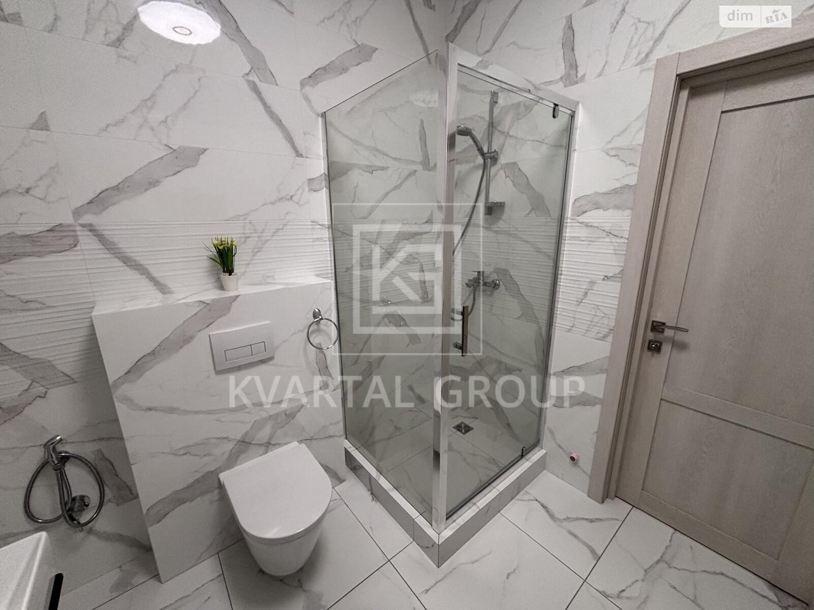 двухэтажный дом с ремонтом, 188.1 кв. м, кирпич. Продажа в Буче район Буча фото 1