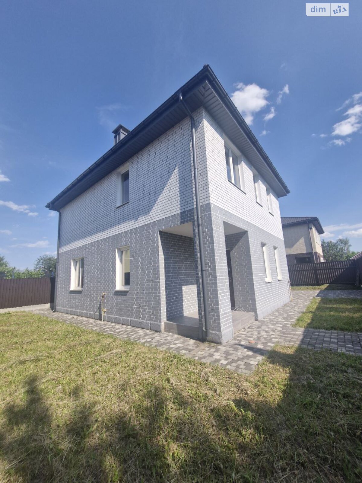 двухэтажный дом с гаражом, 152 кв. м, кирпич. Продажа в Буче район Буча фото 1 двухэтажный дом с гаражом, 152 кв. м, кирпич. Продажа в Буче район Буча фото 1