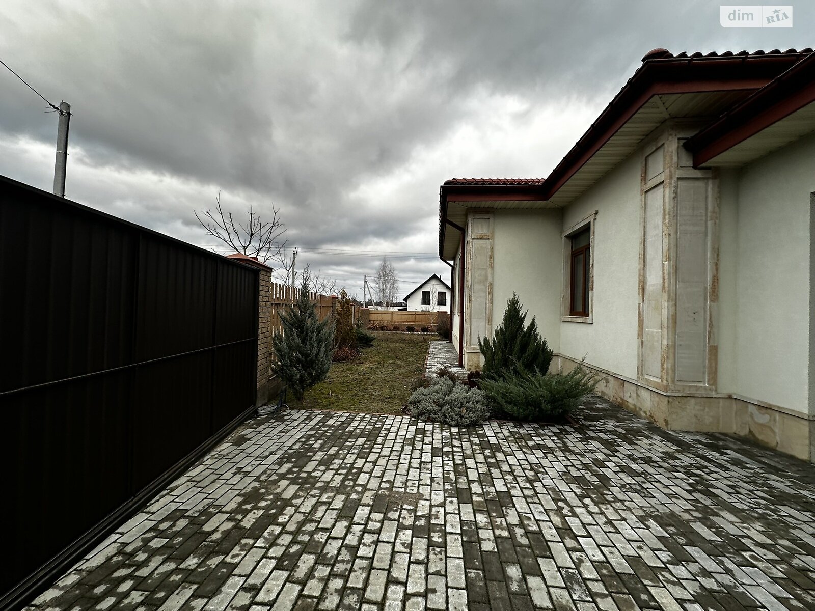 одноэтажный дом с гаражом, 250 кв. м, кирпич. Продажа в Буче район Буча фото 1