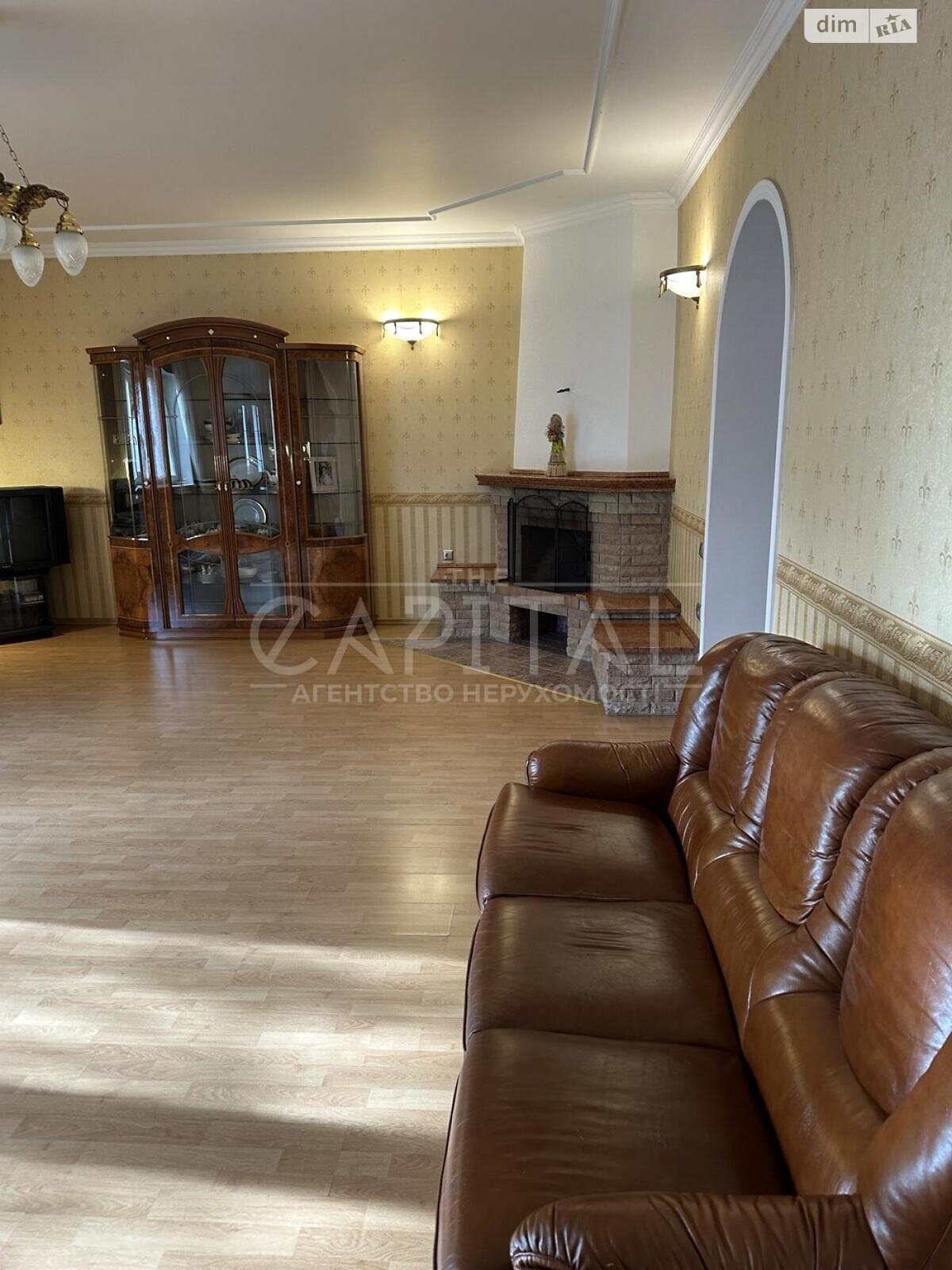 трехэтажный дом с верандой, 428.9 кв. м, кирпич. Продажа в Буче район Буча фото 1