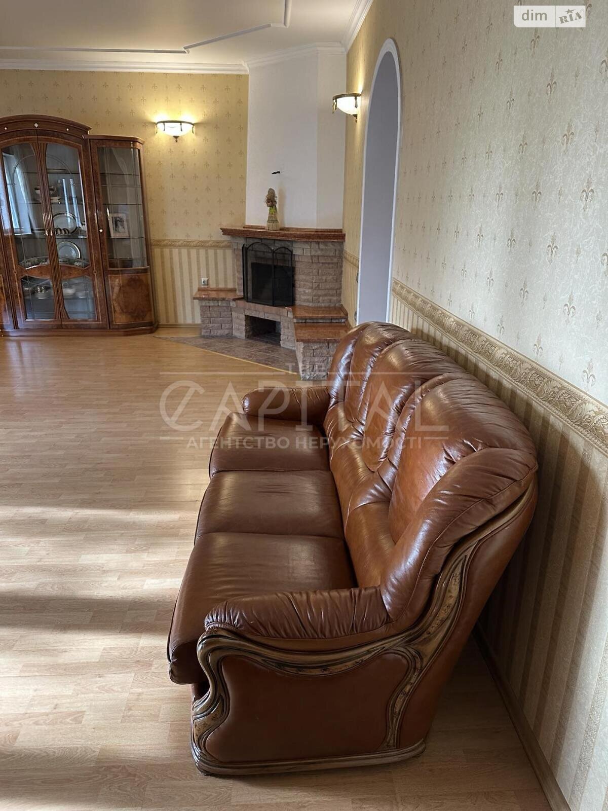 трехэтажный дом с верандой, 428.9 кв. м, кирпич. Продажа в Буче район Буча фото 1